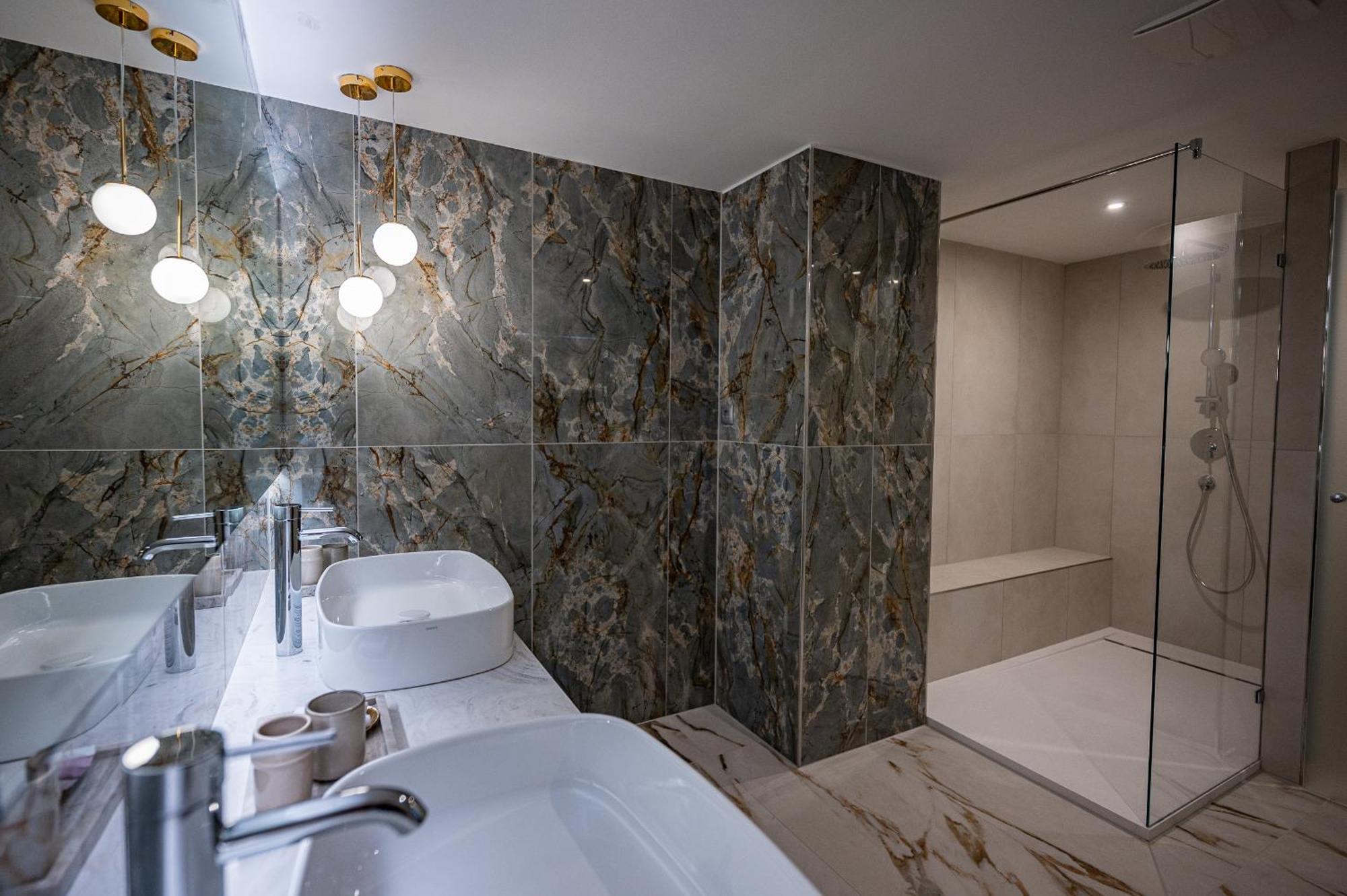 Hotel Azur Premium 5*