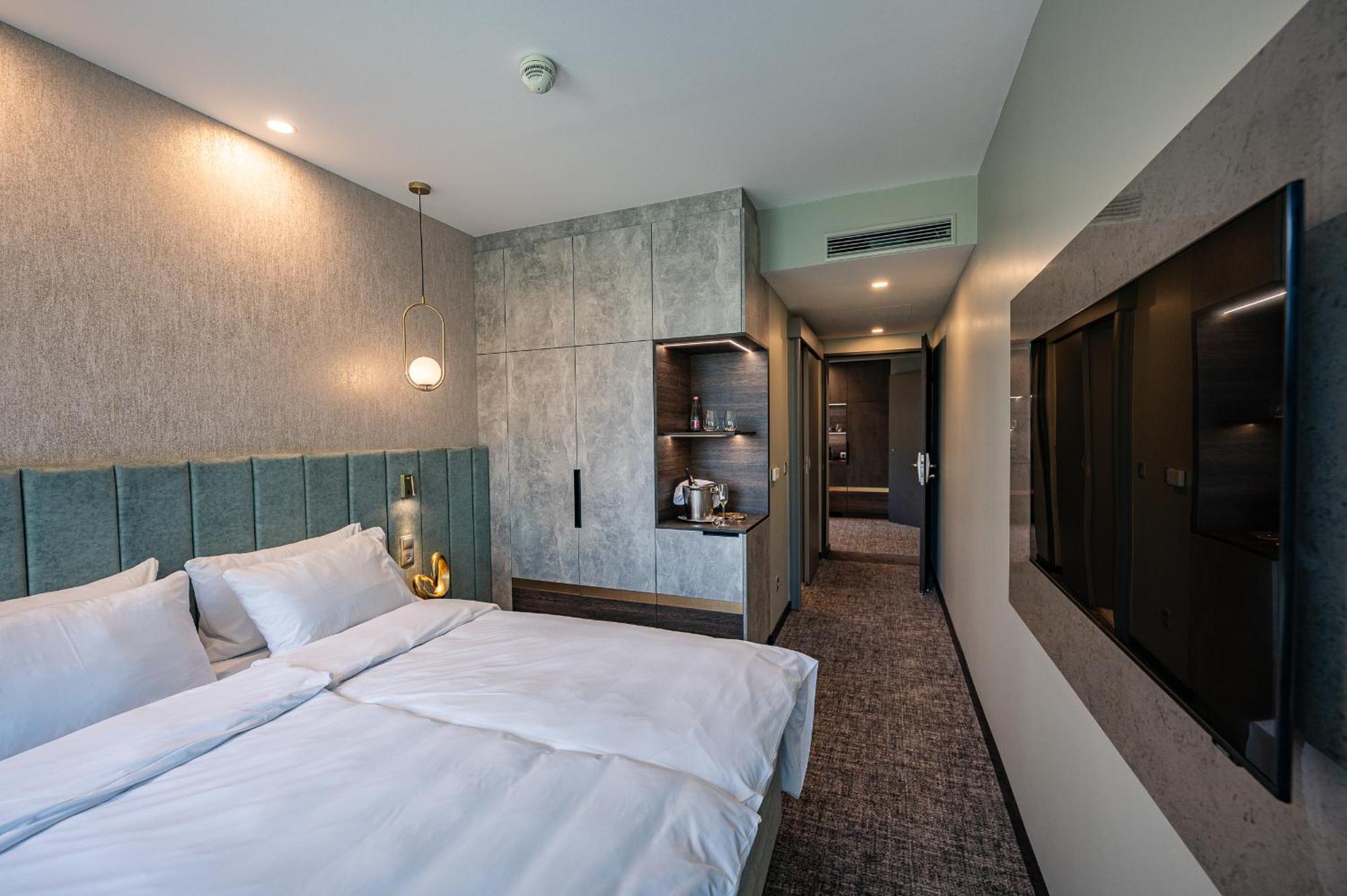 Azur Premium 5* Siófok