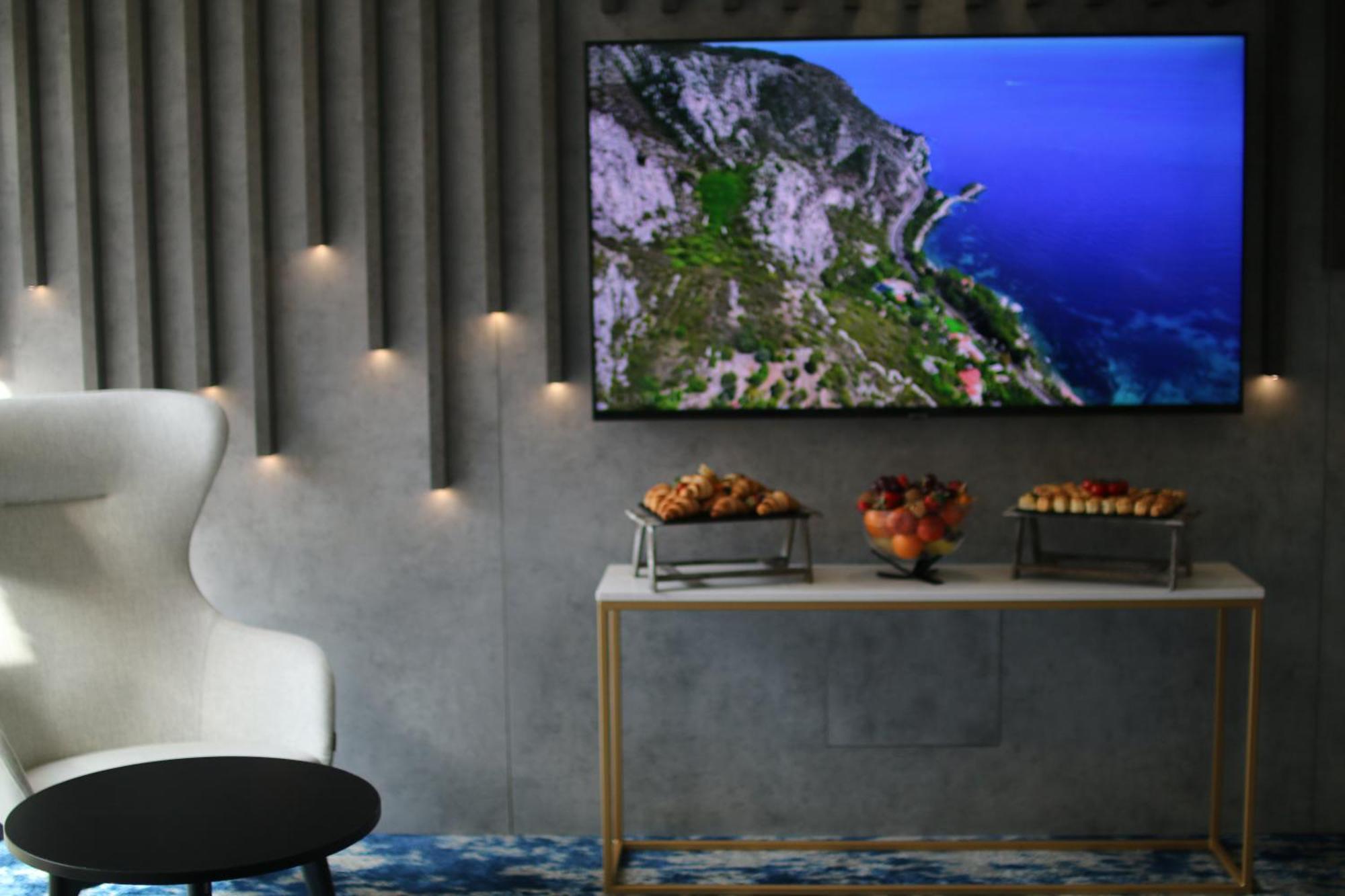 Azur Premium Hotel