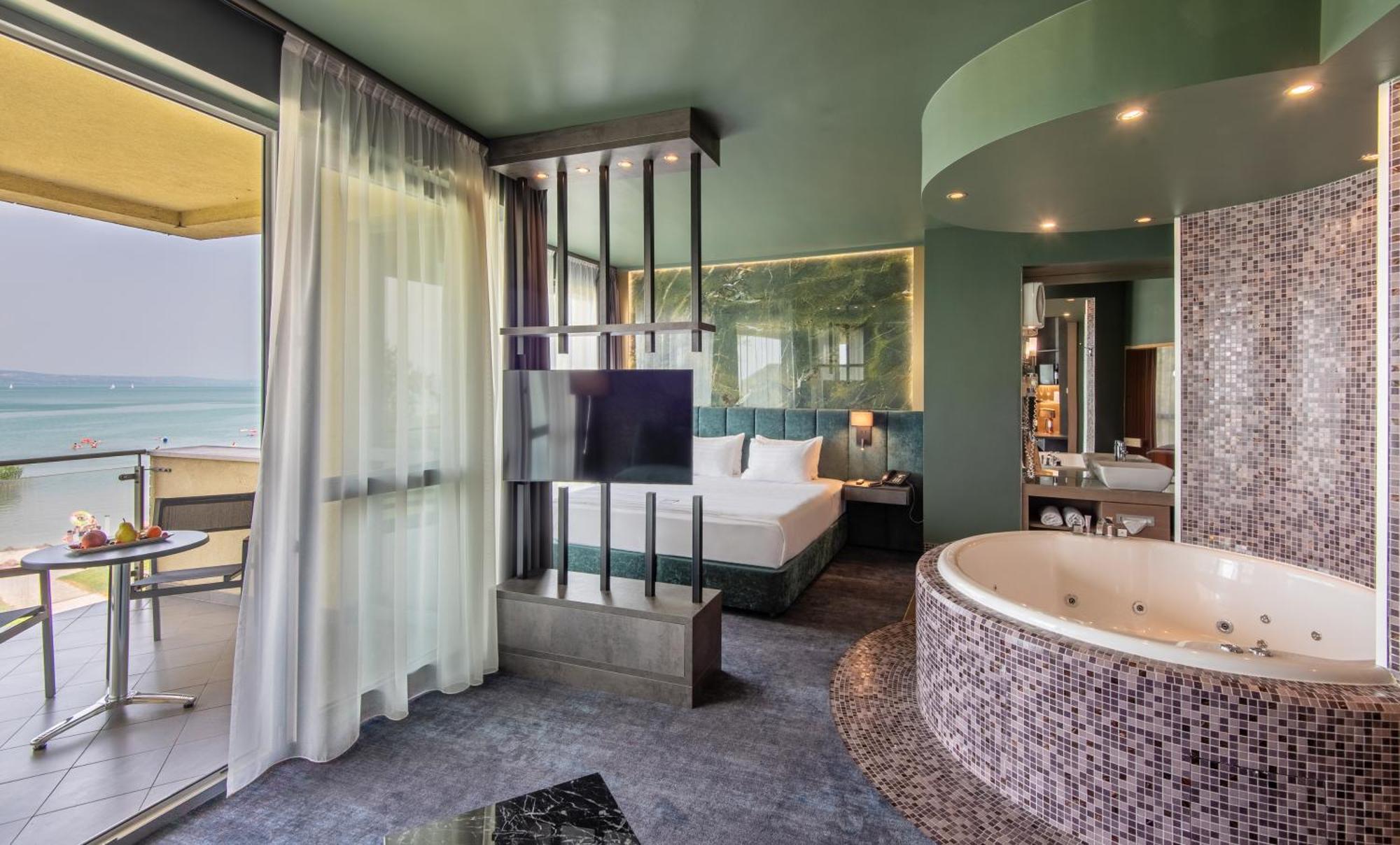 Hotel Azur Premium 5*